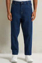 Load image into Gallery viewer, بنطلون جينز رجالي بقصّة قياسية وخمسة جيوب باللون الأزرق البحري