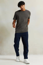 Load image into Gallery viewer, بنطلون جينز رجالي بقصّة قياسية وخمسة جيوب باللون الأزرق البحري