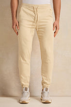 Load image into Gallery viewer, بنطال رياضي رجالي من قماش الدنيم باللون الكريمي