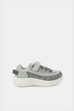 Load image into Gallery viewer, حذاء رياضي فحمي سميك للأولاد