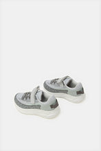 Load image into Gallery viewer, حذاء رياضي فحمي سميك للأولاد
