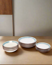 Load image into Gallery viewer, طقم عشاء أزرق (16 قطعة)