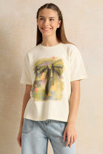 Load image into Gallery viewer, تي شيرت مطبوع باللون الكريمي للفتيات الكبيرات
