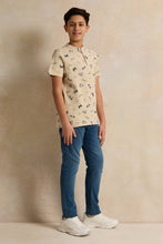 Load image into Gallery viewer, قميص بولو مطبوع باللون البيج للأولاد الكبار