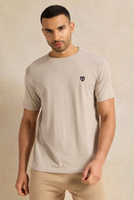 Load image into Gallery viewer, تي شيرت رجالي مطبوع باللون البيج