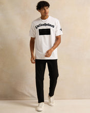 Load image into Gallery viewer, تي شيرت رجالي أبيض مطبوع عليه عبارة "يلا شباب"