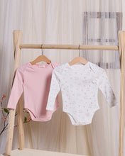 Load image into Gallery viewer, طقم بدلة جسم سادة بطبعة وردية فاتحة وبيضاء (عبوة من قطعتين)