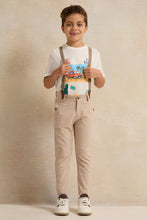 Load image into Gallery viewer, بنطلون بيج مخطط للأولاد مع حمالة