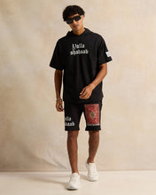 Load image into Gallery viewer, تي شيرت رجالي أسود بغطاء رأس مطبوع عليه شعار "يلا شباب"
