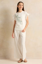 Load image into Gallery viewer, بنطلون أبيض مزين بأزرار للفتيات الكبيرات