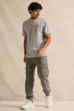 Load image into Gallery viewer, تي شيرت رجالي أبيض مطبوع