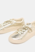 Load image into Gallery viewer, حذاء رياضي ذهبي برباط للفتيات الكبيرات
