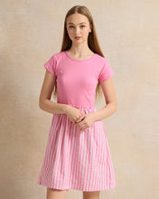 Load image into Gallery viewer, فستان وردي مخطط مع تنورة منسوجة للفتيات الكبيرات