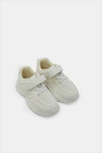 Load image into Gallery viewer, حذاء رياضي أبيض بشريط فيلكرو للأولاد الرضع