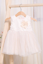 Load image into Gallery viewer, فستان عاجي للبنات الرضع مع صدرية