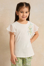 Load image into Gallery viewer, تي شيرت بناتي عاجي بأكمام منفوخة مزين بنقشة زهور ثلاثية الأبعاد