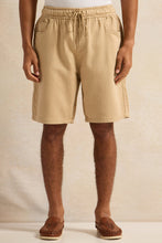 Load image into Gallery viewer, شورت جينز رجالي باللون البيج