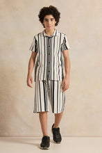 Load image into Gallery viewer, طقم كاجوال بياقة جاكار بيضاء للأولاد الكبار