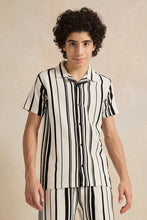 Load image into Gallery viewer, طقم كاجوال بياقة جاكار بيضاء للأولاد الكبار