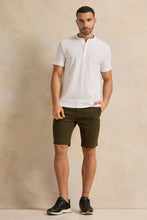 Load image into Gallery viewer, شورت رجالي زيتوني اللون بخصر عادي