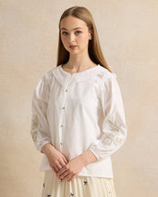 Load image into Gallery viewer, بلوزة بيضاء مطرزة للفتيات الكبيرات