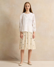 Load image into Gallery viewer, بلوزة بيضاء مطرزة للفتيات الكبيرات