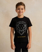 Load image into Gallery viewer, تي شيرت أسود مزخرف بأكمام قصيرة للأولاد