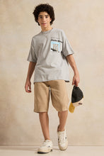 Load image into Gallery viewer, شورت جينز سهل الارتداء باللون البيج للأولاد الكبار