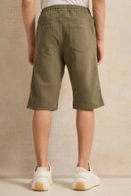Load image into Gallery viewer, شورت جينز زيتوني سهل الارتداء للأولاد الكبار