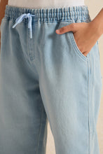 Load image into Gallery viewer, شورت جينز أزرق سهل الارتداء للأولاد الكبار