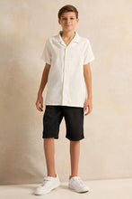 Load image into Gallery viewer, شورت جينز أسود سهل الارتداء للأولاد الكبار