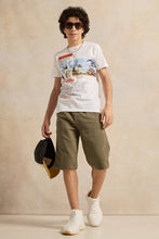 Load image into Gallery viewer, تي شيرت أبيض مطبوع للأولاد الكبار