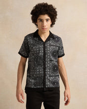 Load image into Gallery viewer, قميص أسود مطبوع للأولاد الكبار