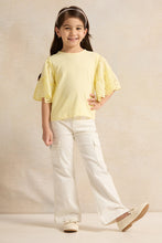 Load image into Gallery viewer, بلوزة كاجوال منقوشة باللون الأصفر للبنات