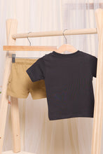 Load image into Gallery viewer, طقم مزين للأولاد الرضع باللونين الرمادي والبيج (قطعتان)