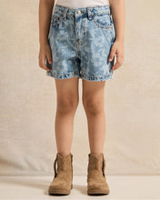Load image into Gallery viewer, شورت جينز أزرق مطبوع للبنات