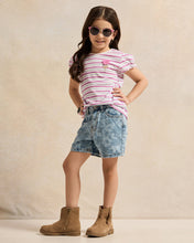 Load image into Gallery viewer, شورت جينز أزرق مطبوع للبنات
