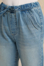 Load image into Gallery viewer, بنطلون جينز ضيق بجيوب مكشكشة باللون الأزرق للبنات