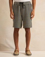 Load image into Gallery viewer, شورت رجالي مخطط باللون الأسود