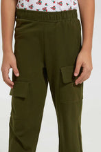 Load image into Gallery viewer, Olive Cargo Pant بنطلون كاجول باللون الزيتي