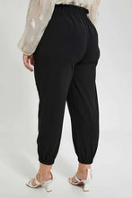 Load image into Gallery viewer, Black Jogger Trouser بنطلون بخصر مطاطي باللون الأسود