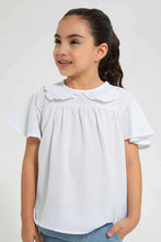Load image into Gallery viewer, White Gathered Blouse With Collar بلوزة مكشكشة بياقة باللون الأبيض