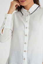 Load image into Gallery viewer, بلوزة بأزرار باللون العاجي