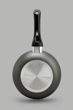 Load image into Gallery viewer, مقلاة ألومنيوم باللون الأسود غير لاصقة (22 سم)