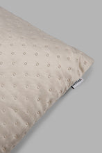 Load image into Gallery viewer, وسادة مخملية باللون البيج