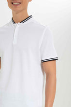 Load image into Gallery viewer, قميص بولو باللون الأبيض للرجال