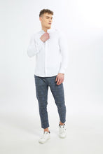 Load image into Gallery viewer, قميص ماندارين باللون الأبيض للرجال