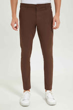 Load image into Gallery viewer, بنطلون سادة باللون البني للرجال