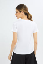 Load image into Gallery viewer, تيشيرت مطبوع بأكمام قصيرة باللون الأبيض للنساء