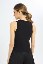 Load image into Gallery viewer, تيشيرت مطبوع باللون الأسود للنساء